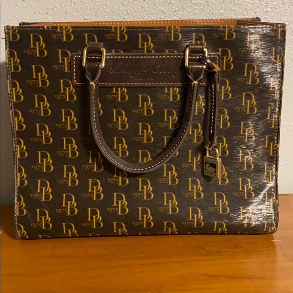 Dooney & Bourke